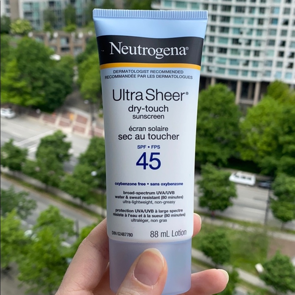 Neutrogena Ultra Sheer Dry touch Sunscreen SPF 45